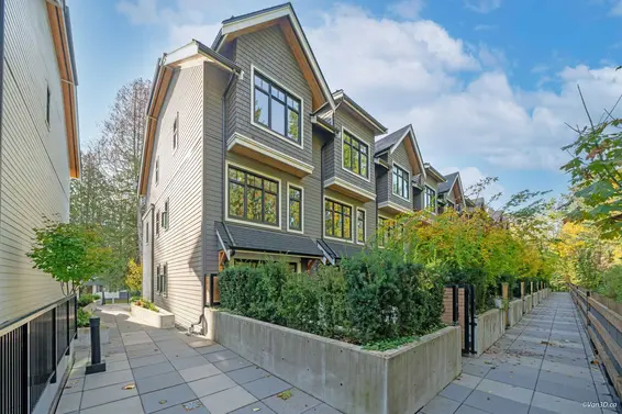 10 1960 Glenaire Drive, VANCOUVER