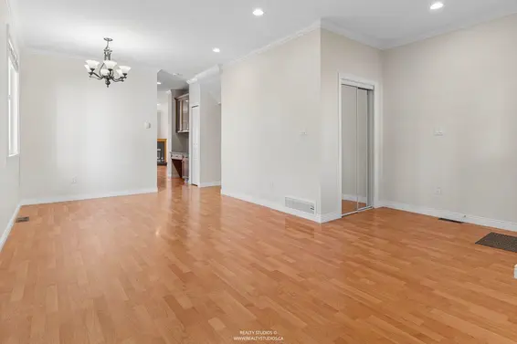 247 East 19th Street, North Vancouver For Sale - image 7