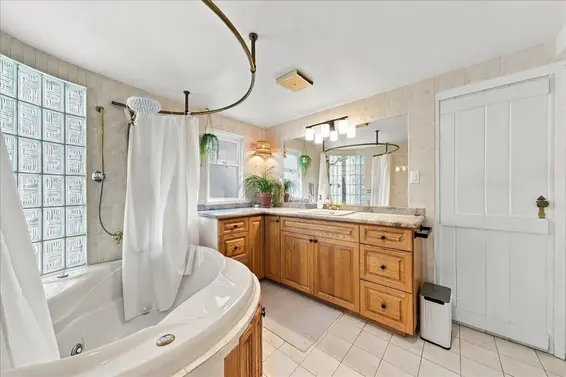 2363 Windridge Drive, North Vancouver For Sale - image 11