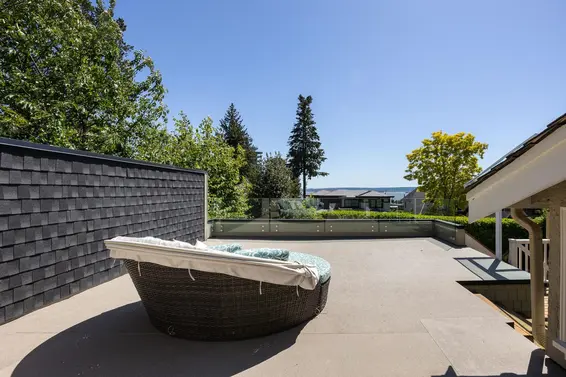 2308 Inglewood Avenue, West Vancouver For Sale - image 17