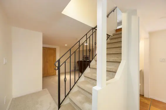 2308 Inglewood Avenue, West Vancouver For Sale - image 26