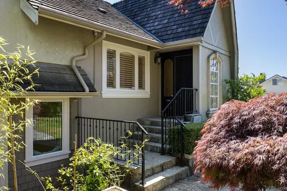 2308 Inglewood Avenue, West Vancouver For Sale - image 3