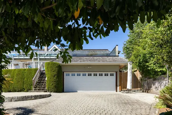 2308 Inglewood Avenue, West Vancouver For Sale - image 32