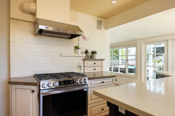 2308 Inglewood Avenue, West Vancouver For Sale - image 7