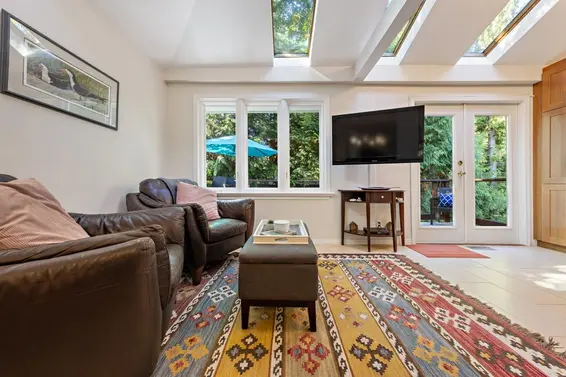 4011 Hillcrest Avenue, North Vancouver For Sale - image 8