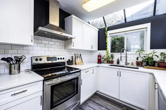 3132 Lonsdale Avenue, North Vancouver For Sale - image 8