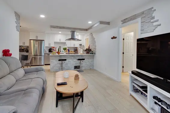 1840 Purcell Way, North Vancouver For Sale - image 3