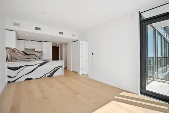 1104 135 East 13th Street, North Vancouver For Sale - image 2