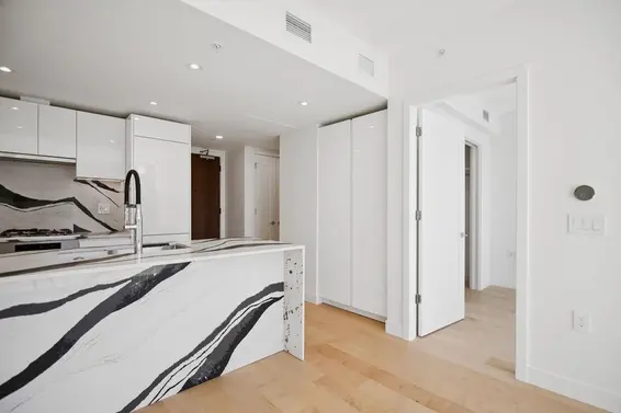 1104 135 East 13th Street, North Vancouver For Sale - image 3
