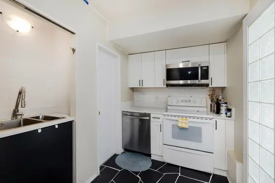 403 Newdale Court, North Vancouver For Sale - image 26