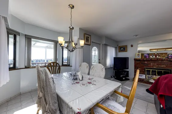 557 Tempe Crescent, North Vancouver For Sale - image 15
