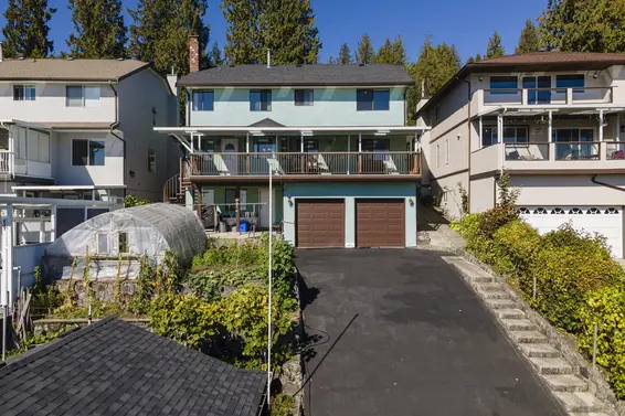 557 Tempe Crescent, North Vancouver For Sale - image 2