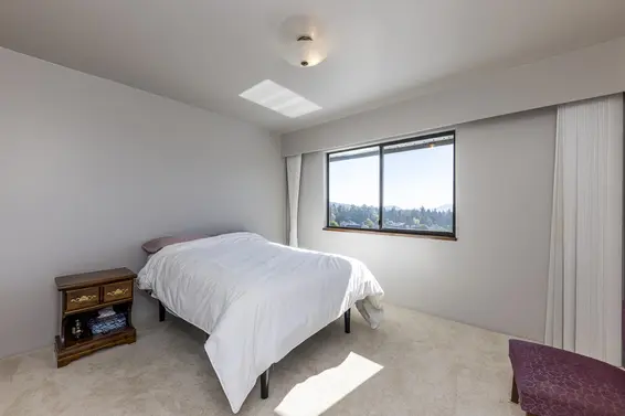 557 Tempe Crescent, North Vancouver For Sale - image 27