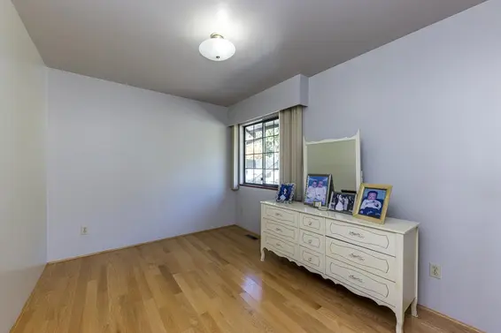 557 Tempe Crescent, North Vancouver For Sale - image 28