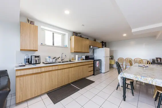557 Tempe Crescent, North Vancouver For Sale - image 32