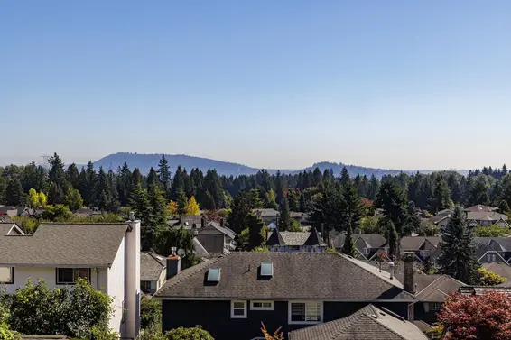 557 Tempe Crescent, North Vancouver For Sale - image 4
