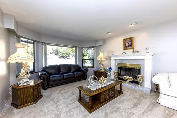 557 Tempe Crescent, North Vancouver For Sale - image 5