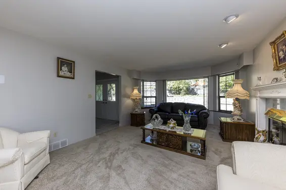 557 Tempe Crescent, North Vancouver For Sale - image 6
