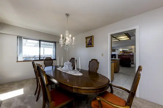 557 Tempe Crescent, North Vancouver For Sale - image 8