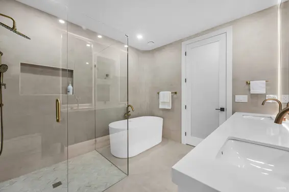 1390 Sutherland Avenue, North Vancouver For Sale - image 22