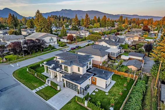 1390 Sutherland Avenue, North Vancouver For Sale - image 30