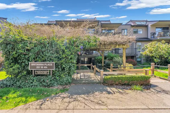 212 251 West 4Th Street, North Vancouver