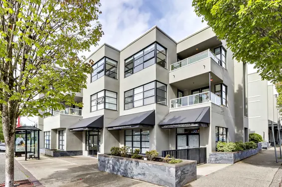 301 3151 Woodbine Drive, North Vancouver