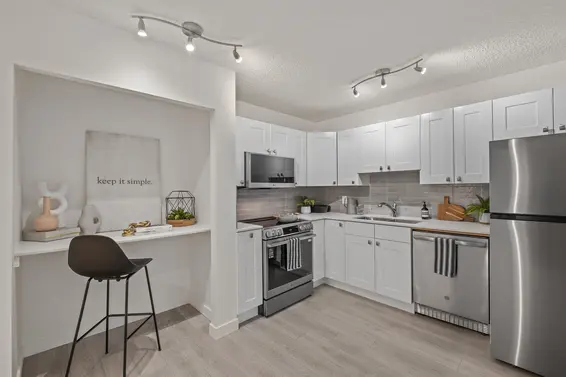 201 2012 Fullerton Avenue, North Vancouver