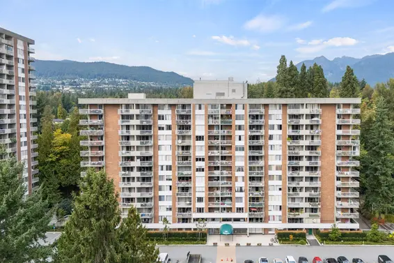 201 2012 Fullerton Avenue, North Vancouver For Sale - image 2
