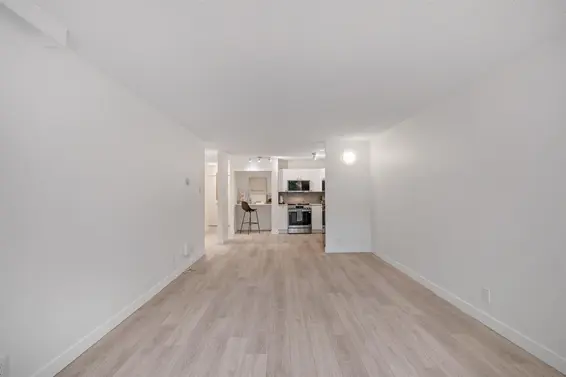 201 2012 Fullerton Avenue, North Vancouver For Sale - image 4