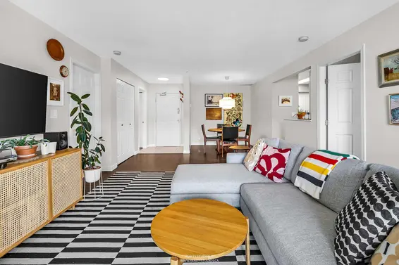 303 223 Mountain Highway, North Vancouver For Sale - image 3