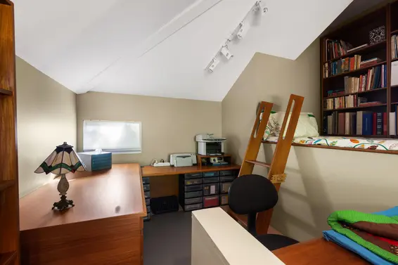225 Mountain Drive, Lions Bay For Sale - image 34