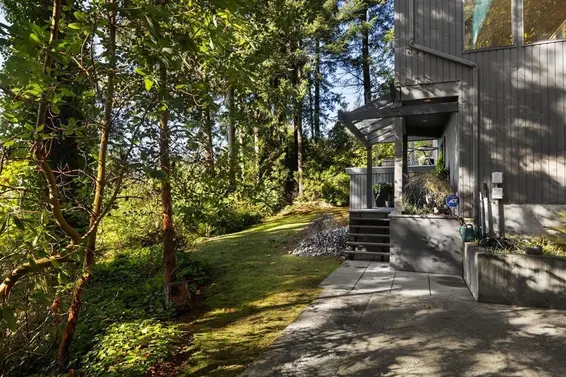 225 Mountain Drive, Lions Bay For Sale - image 5