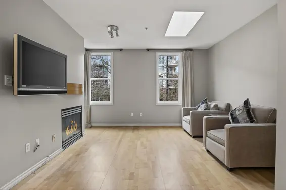 103 108 West Esplanade, North Vancouver For Sale - image 10