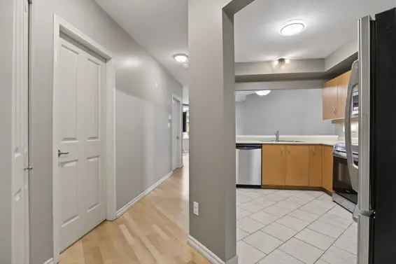 103 108 West Esplanade, North Vancouver For Sale - image 3