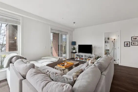 425 723 West 3rd Street, North Vancouver For Sale - image 5