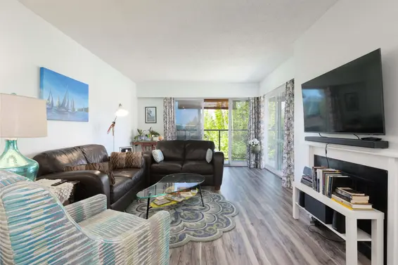 306 1515 Chesterfield Avenue, North Vancouver