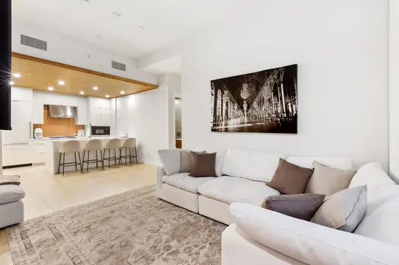 203 6693 Nelson Avenue, West Vancouver