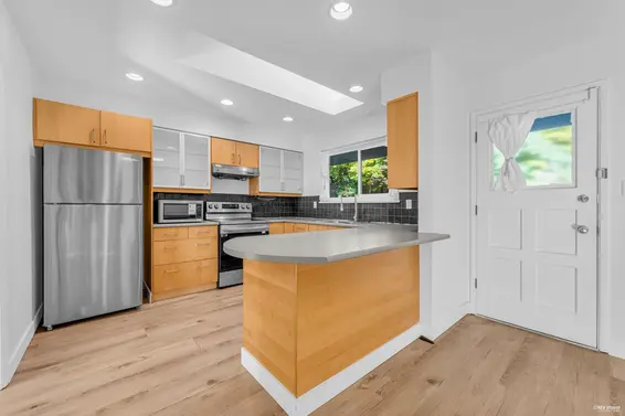 1910 27th Street, West Vancouver For Sale - image 12