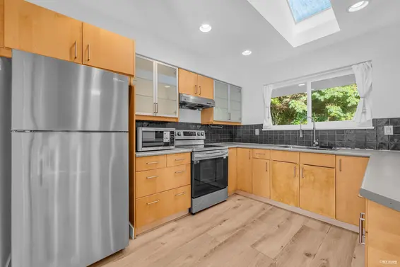 1910 27th Street, West Vancouver For Sale - image 13