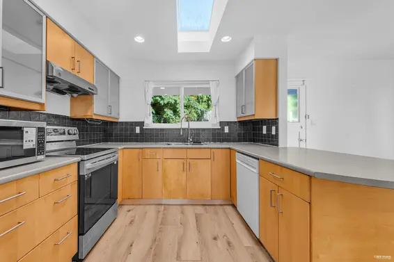 1910 27th Street, West Vancouver For Sale - image 14