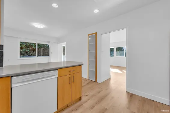1910 27th Street, West Vancouver For Sale - image 16