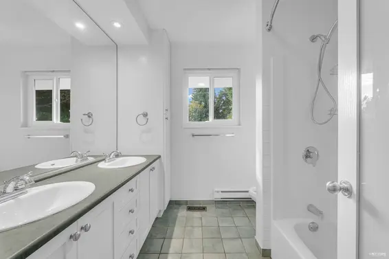 1910 27th Street, West Vancouver For Sale - image 18