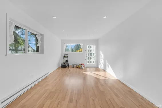 1910 27th Street, West Vancouver For Sale - image 33