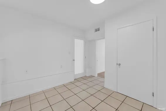 1910 27th Street, West Vancouver For Sale - image 38
