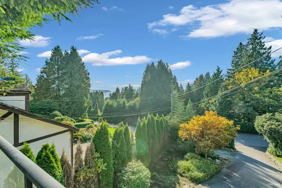 1910 27th Street, West Vancouver For Sale - image 4