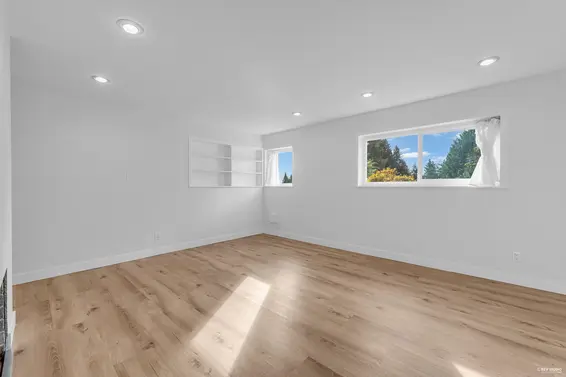 1910 27th Street, West Vancouver For Sale - image 40
