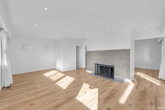 1910 27th Street, West Vancouver For Sale - image 9
