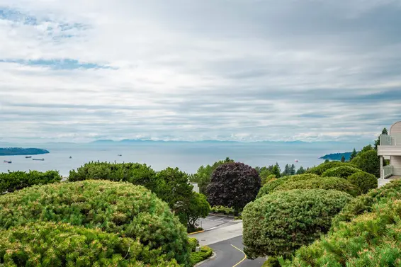 1 2278 Folkestone Way, West Vancouver For Sale - image 1