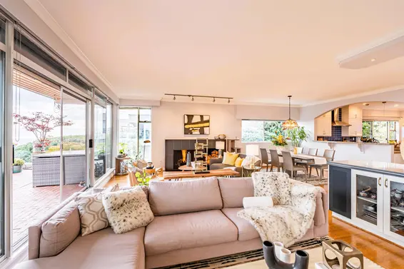 1 2278 Folkestone Way, West Vancouver For Sale - image 9